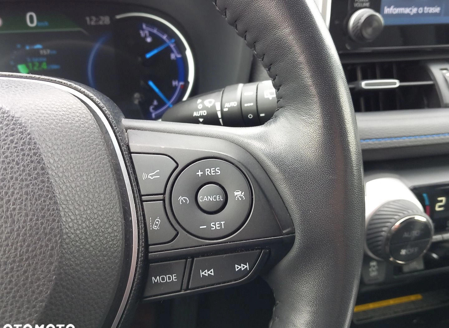 Toyota RAV4 cena 142900 przebieg: 66363, rok produkcji 2019 z Niepołomice małe 529
